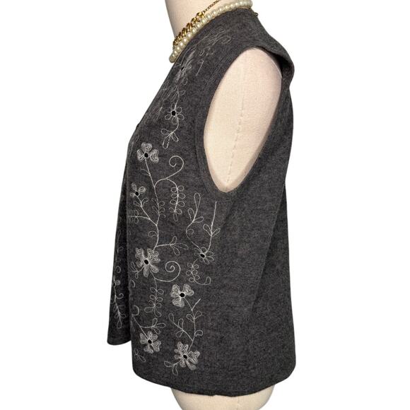 Vintage Talbots 100% wool floral embroidered sweater vest gray white size small - Picture 2 of 7
